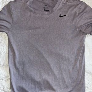 the nike tee